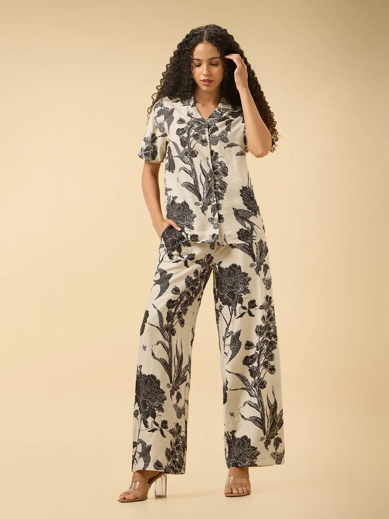 Outzidr White Off White Floral Printed Top And Pants Co-Ord Set for Women | Best Price UAE